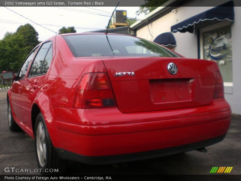 Tornado Red / Black 2002 Volkswagen Jetta GLS Sedan