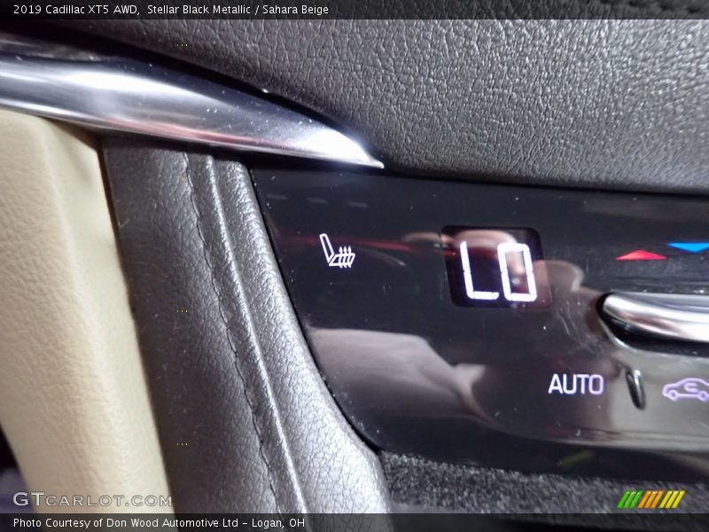 Stellar Black Metallic / Sahara Beige 2019 Cadillac XT5 AWD
