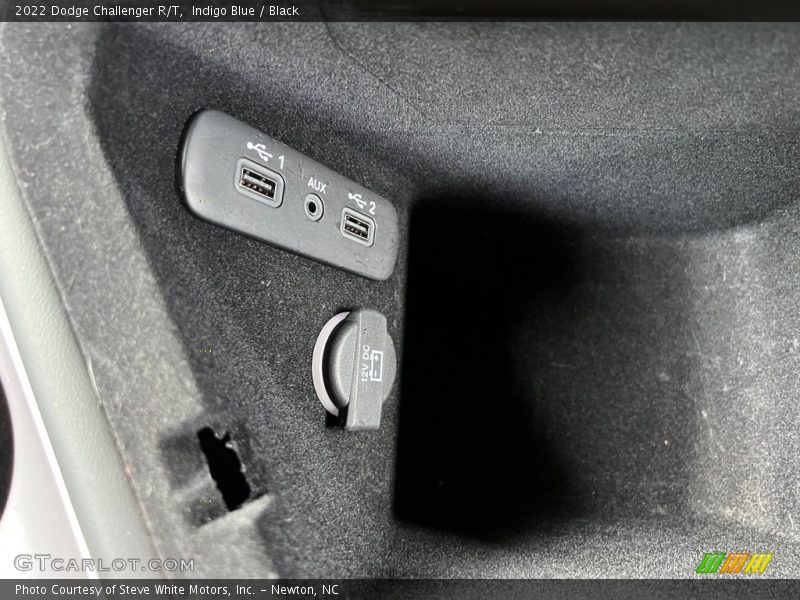 Indigo Blue / Black 2022 Dodge Challenger R/T