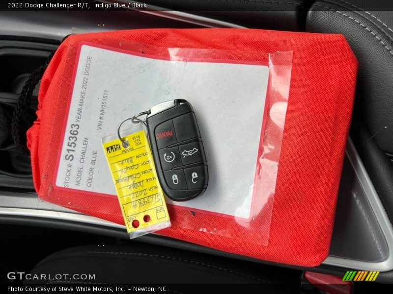 Indigo Blue / Black 2022 Dodge Challenger R/T