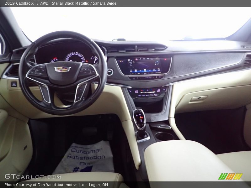 Stellar Black Metallic / Sahara Beige 2019 Cadillac XT5 AWD