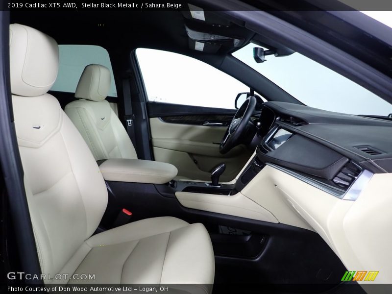 Stellar Black Metallic / Sahara Beige 2019 Cadillac XT5 AWD