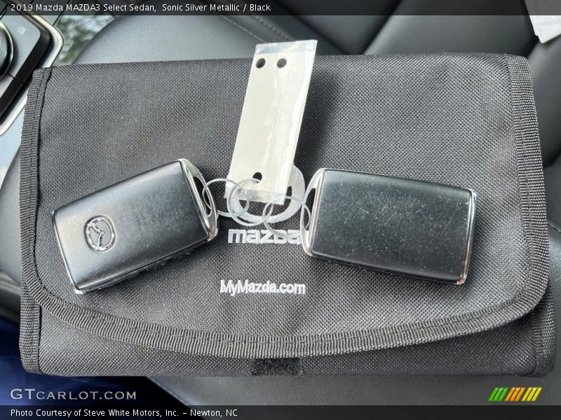 Keys of 2019 MAZDA3 Select Sedan