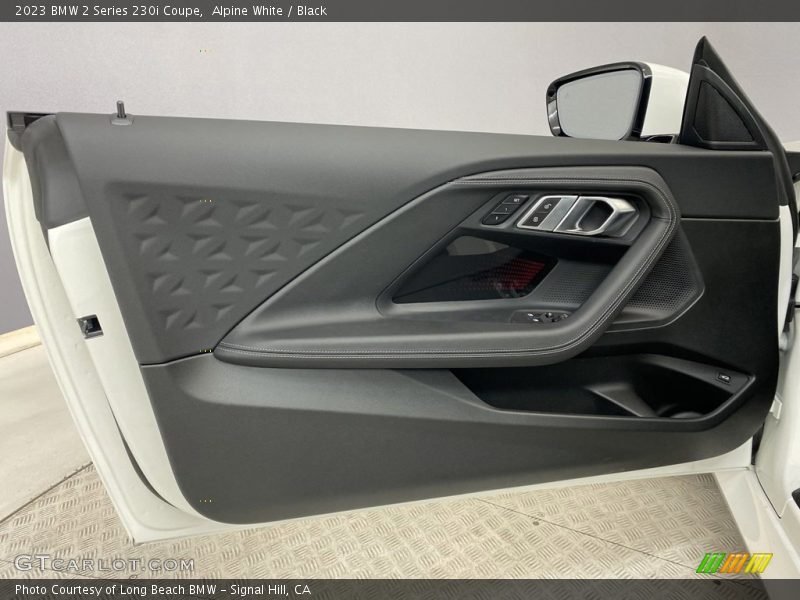 Door Panel of 2023 2 Series 230i Coupe