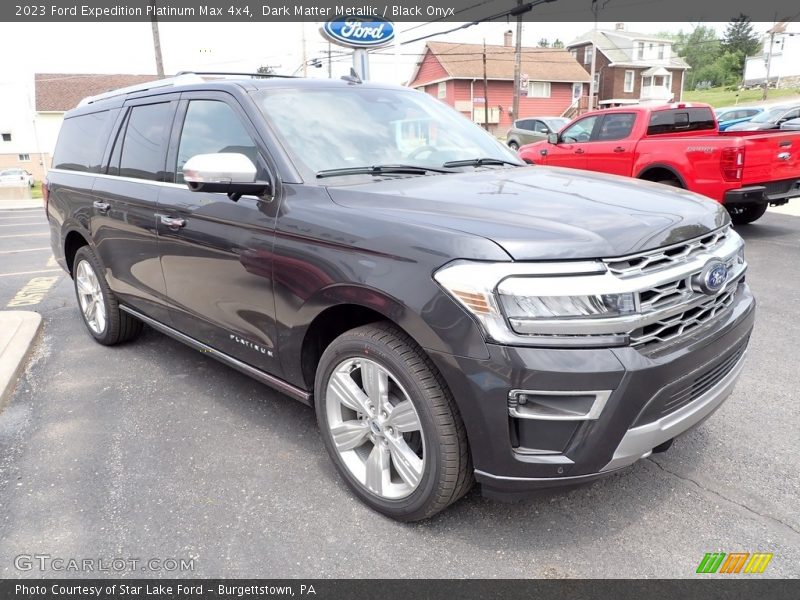 Front 3/4 View of 2023 Expedition Platinum Max 4x4