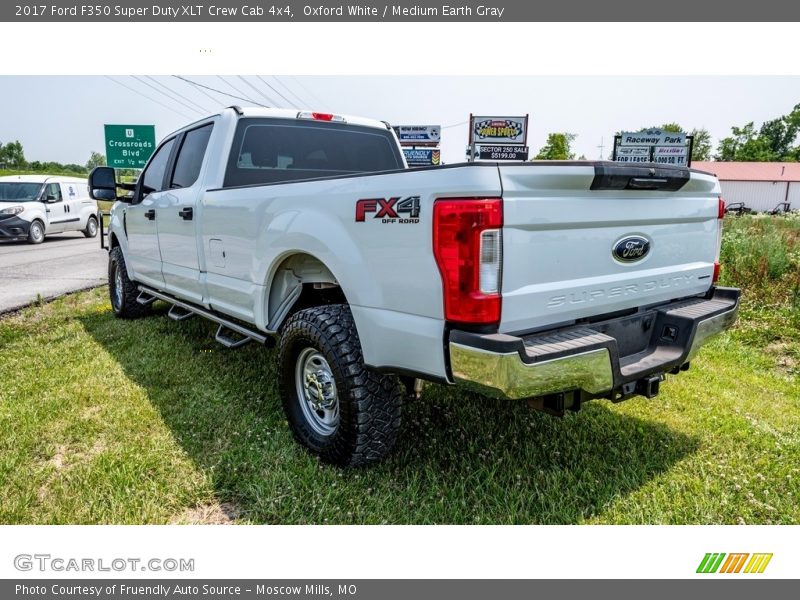 Oxford White / Medium Earth Gray 2017 Ford F350 Super Duty XLT Crew Cab 4x4