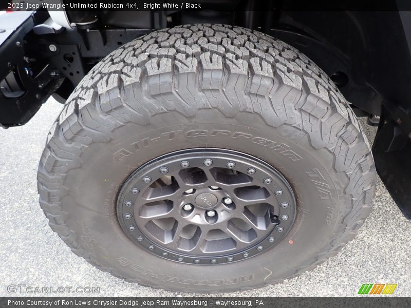 Bright White / Black 2023 Jeep Wrangler Unlimited Rubicon 4x4