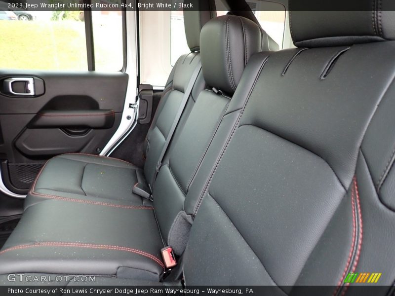 Bright White / Black 2023 Jeep Wrangler Unlimited Rubicon 4x4