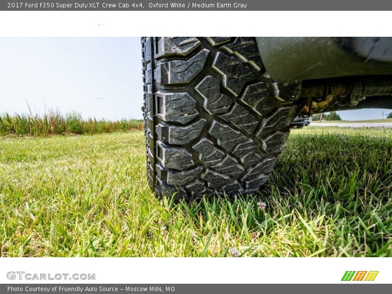 Oxford White / Medium Earth Gray 2017 Ford F350 Super Duty XLT Crew Cab 4x4