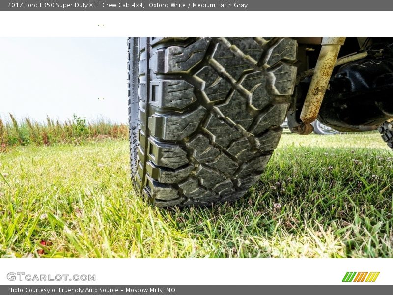 Oxford White / Medium Earth Gray 2017 Ford F350 Super Duty XLT Crew Cab 4x4