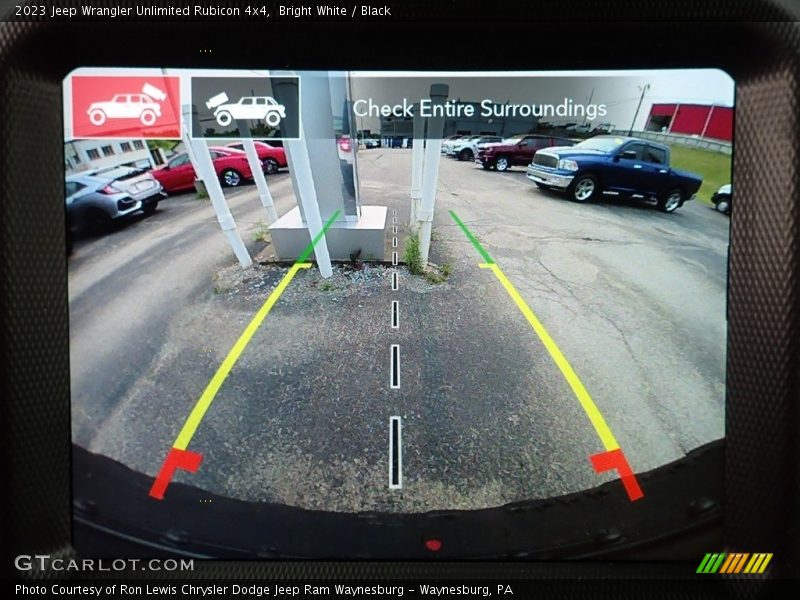 Bright White / Black 2023 Jeep Wrangler Unlimited Rubicon 4x4