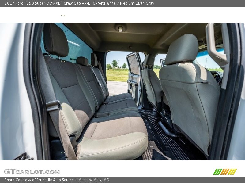 Oxford White / Medium Earth Gray 2017 Ford F350 Super Duty XLT Crew Cab 4x4