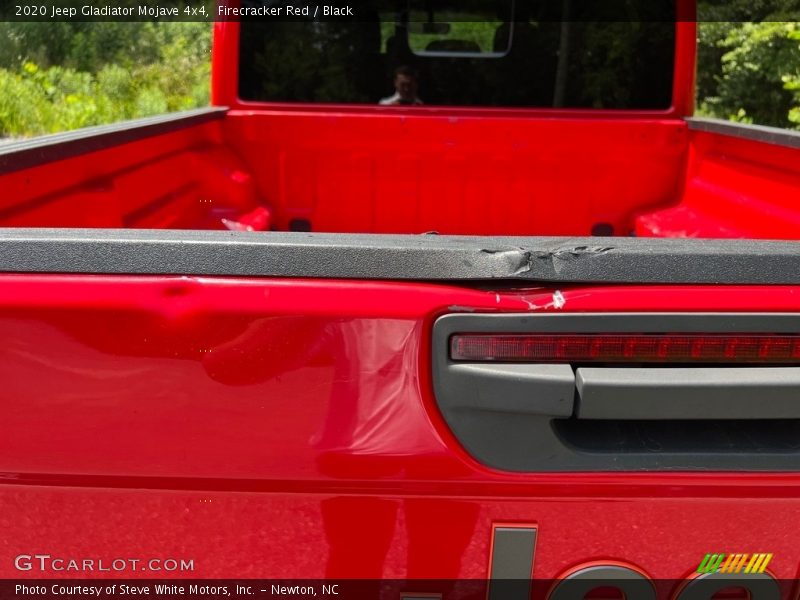 Firecracker Red / Black 2020 Jeep Gladiator Mojave 4x4