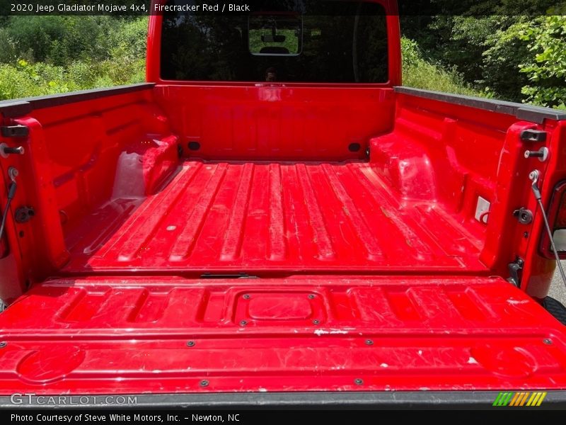 Firecracker Red / Black 2020 Jeep Gladiator Mojave 4x4