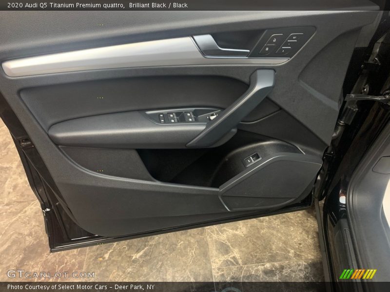 Brilliant Black / Black 2020 Audi Q5 Titanium Premium quattro