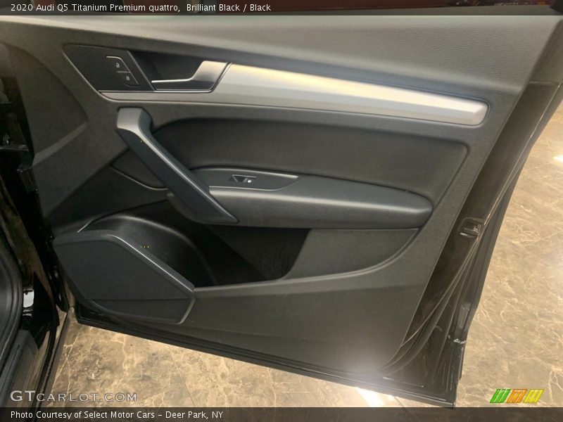 Brilliant Black / Black 2020 Audi Q5 Titanium Premium quattro