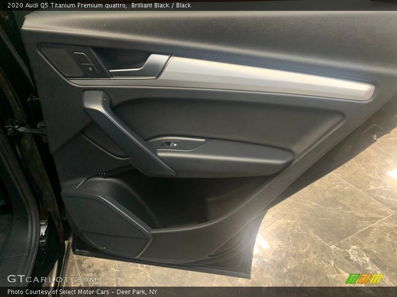 Brilliant Black / Black 2020 Audi Q5 Titanium Premium quattro