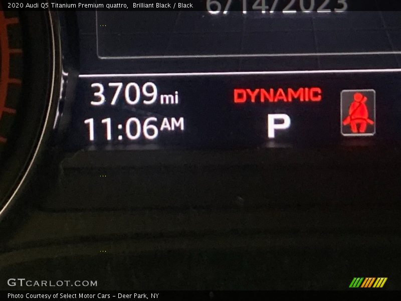 Brilliant Black / Black 2020 Audi Q5 Titanium Premium quattro