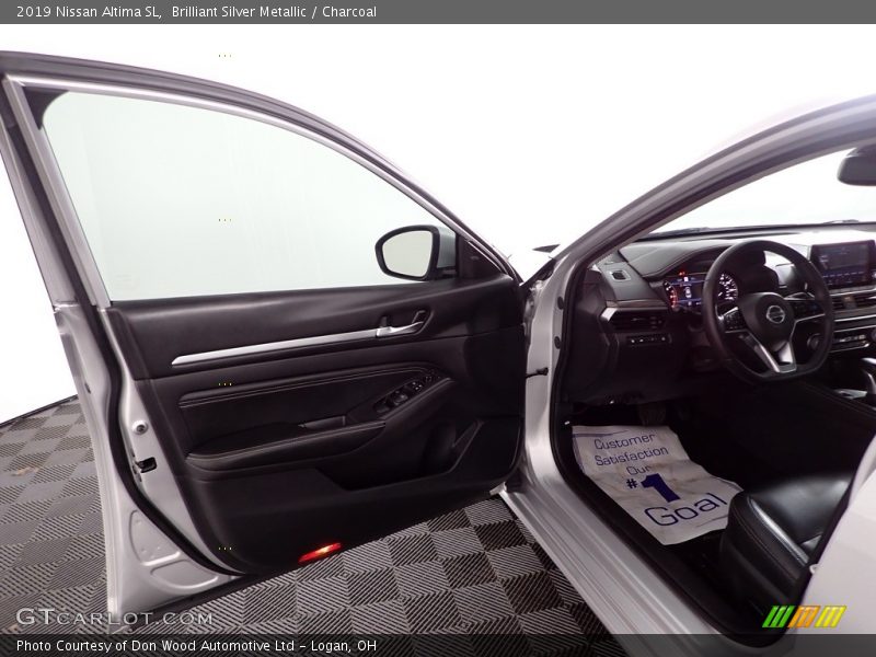 Brilliant Silver Metallic / Charcoal 2019 Nissan Altima SL