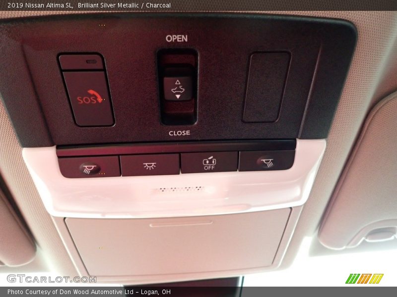 Brilliant Silver Metallic / Charcoal 2019 Nissan Altima SL