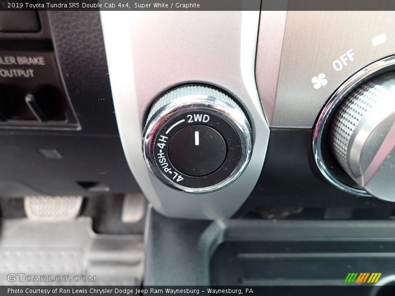 Super White / Graphite 2019 Toyota Tundra SR5 Double Cab 4x4