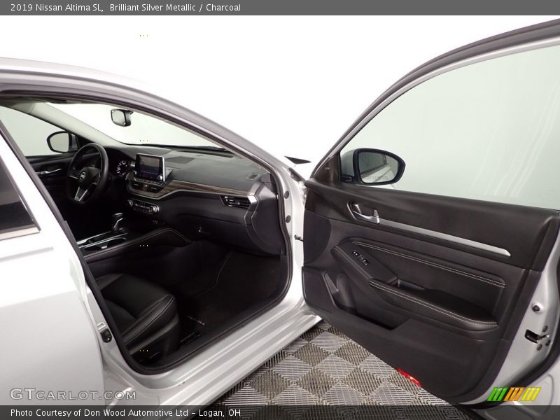 Brilliant Silver Metallic / Charcoal 2019 Nissan Altima SL