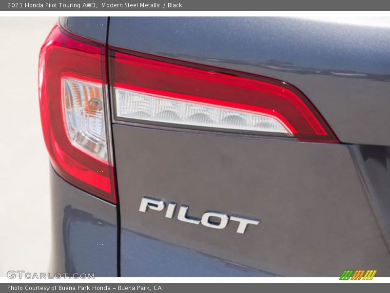Modern Steel Metallic / Black 2021 Honda Pilot Touring AWD
