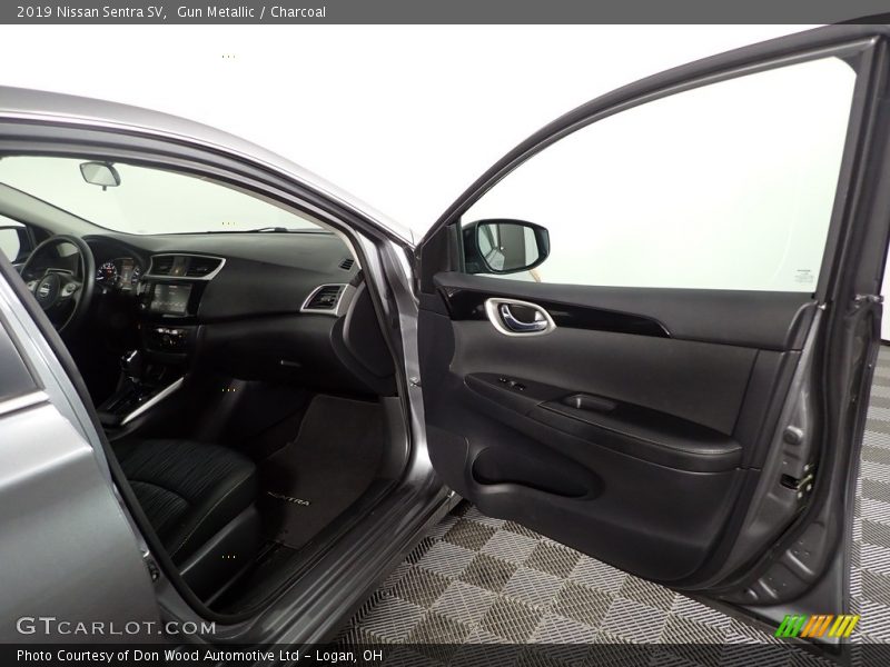 Gun Metallic / Charcoal 2019 Nissan Sentra SV