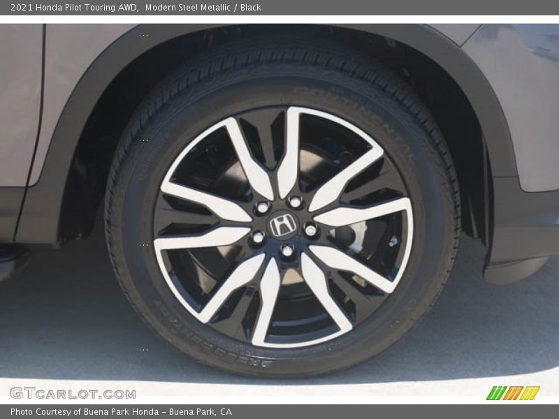 Modern Steel Metallic / Black 2021 Honda Pilot Touring AWD