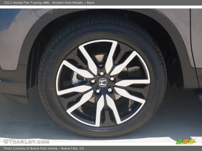Modern Steel Metallic / Black 2021 Honda Pilot Touring AWD