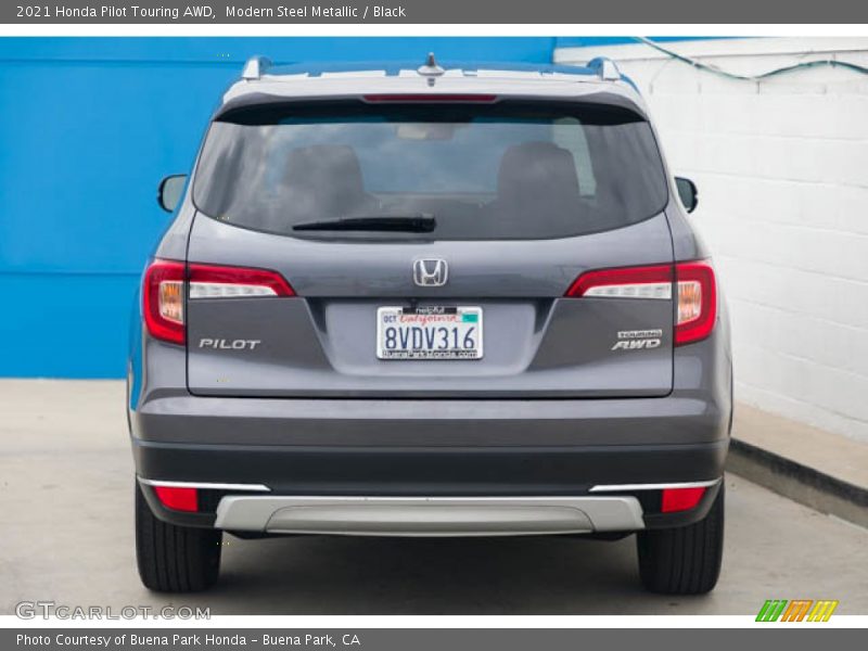 Modern Steel Metallic / Black 2021 Honda Pilot Touring AWD