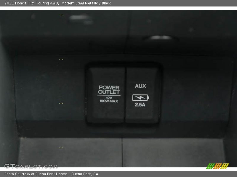 Modern Steel Metallic / Black 2021 Honda Pilot Touring AWD