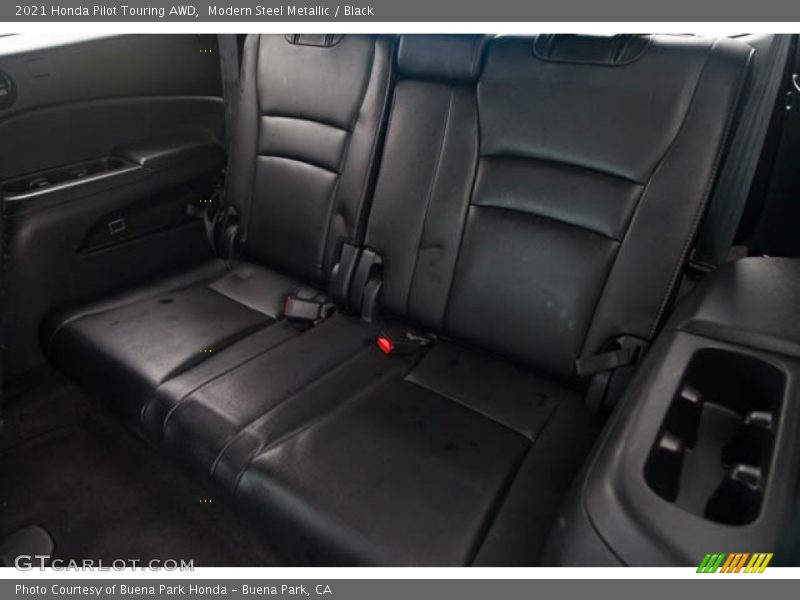 Modern Steel Metallic / Black 2021 Honda Pilot Touring AWD