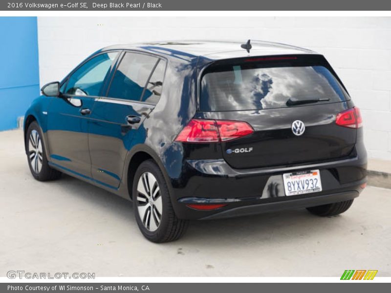 Deep Black Pearl / Black 2016 Volkswagen e-Golf SE