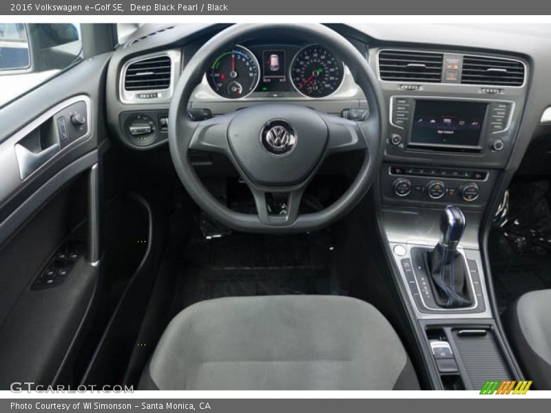 Deep Black Pearl / Black 2016 Volkswagen e-Golf SE
