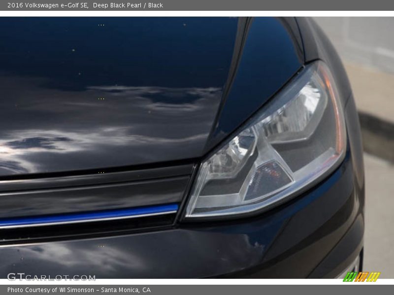 Deep Black Pearl / Black 2016 Volkswagen e-Golf SE