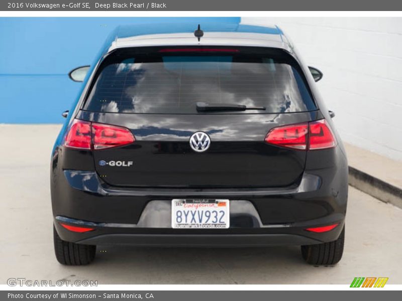 Deep Black Pearl / Black 2016 Volkswagen e-Golf SE