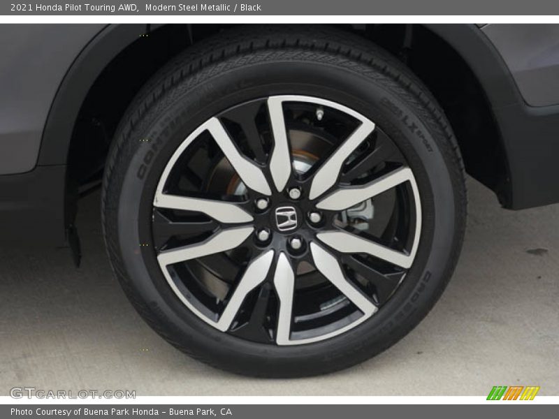Modern Steel Metallic / Black 2021 Honda Pilot Touring AWD