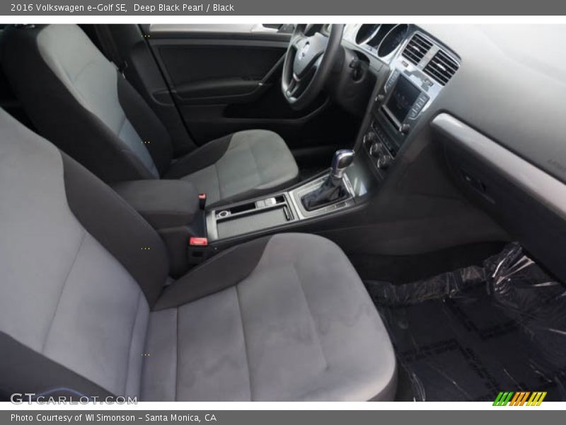 Deep Black Pearl / Black 2016 Volkswagen e-Golf SE