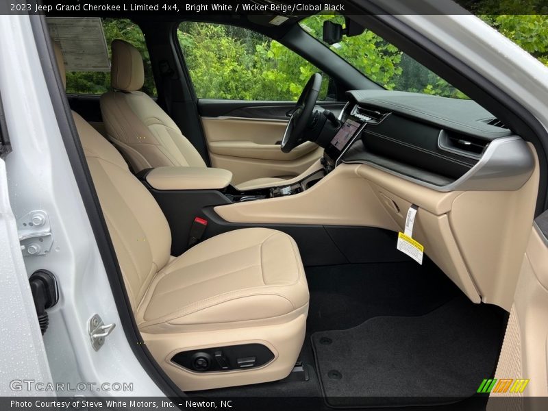 Front Seat of 2023 Grand Cherokee L Limited 4x4