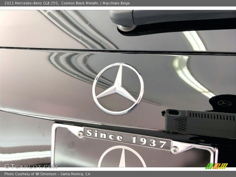 Cosmos Black Metallic / Macchiato Beige 2021 Mercedes-Benz GLB 250