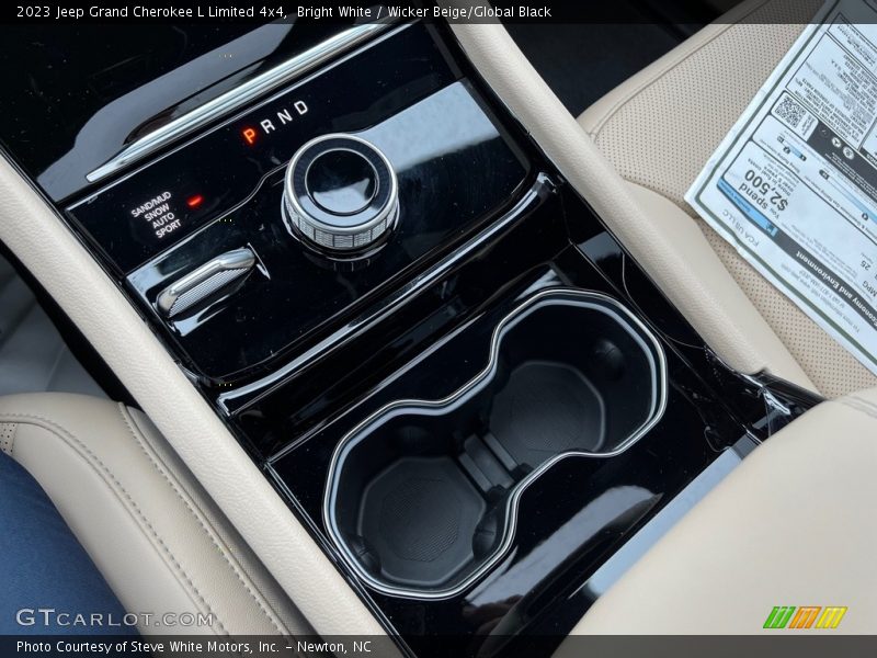  2023 Grand Cherokee L Limited 4x4 8 Speed Automatic Shifter