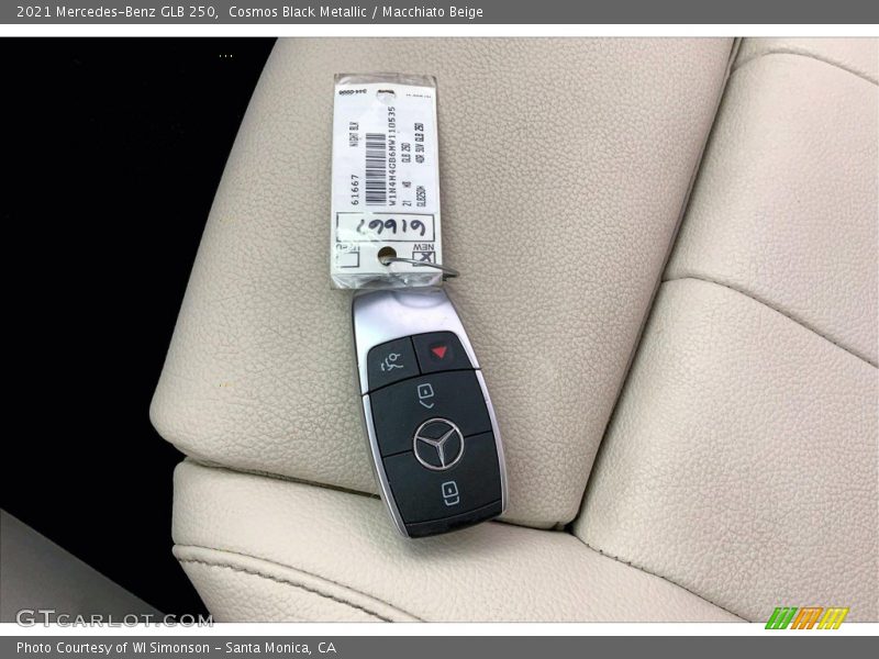 Cosmos Black Metallic / Macchiato Beige 2021 Mercedes-Benz GLB 250