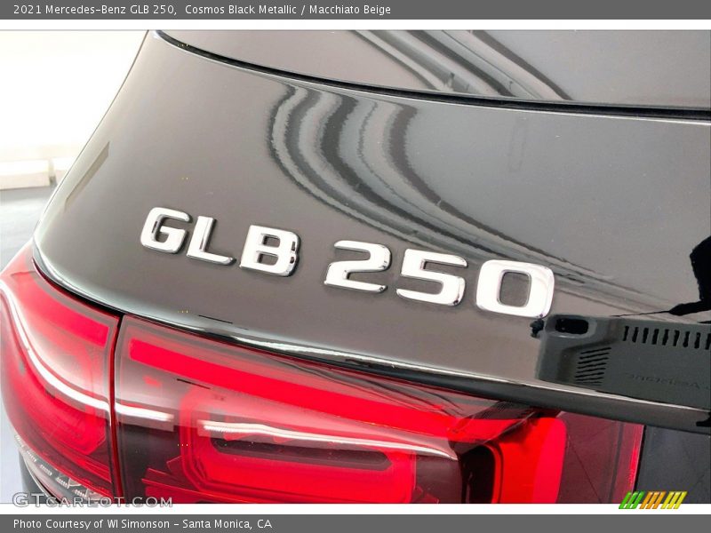 Cosmos Black Metallic / Macchiato Beige 2021 Mercedes-Benz GLB 250