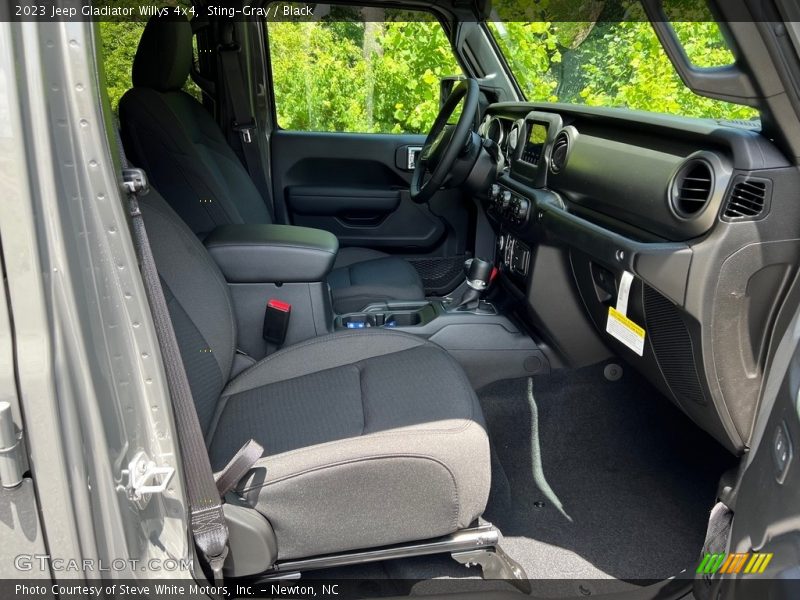 Sting-Gray / Black 2023 Jeep Gladiator Willys 4x4