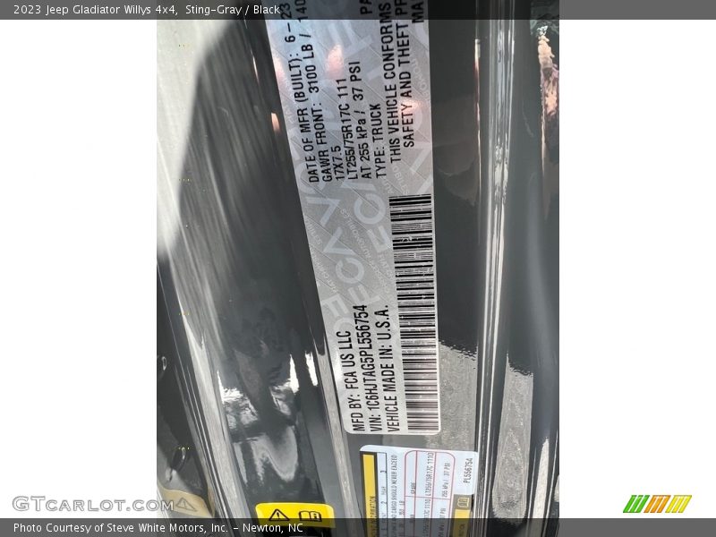 Sting-Gray / Black 2023 Jeep Gladiator Willys 4x4