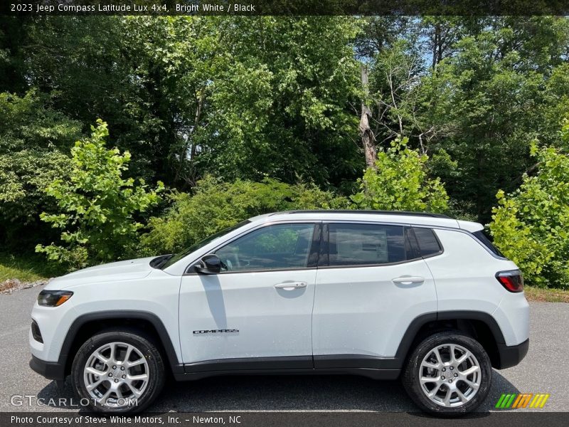 Bright White / Black 2023 Jeep Compass Latitude Lux 4x4