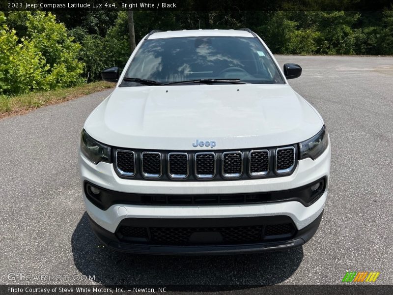 Bright White / Black 2023 Jeep Compass Latitude Lux 4x4