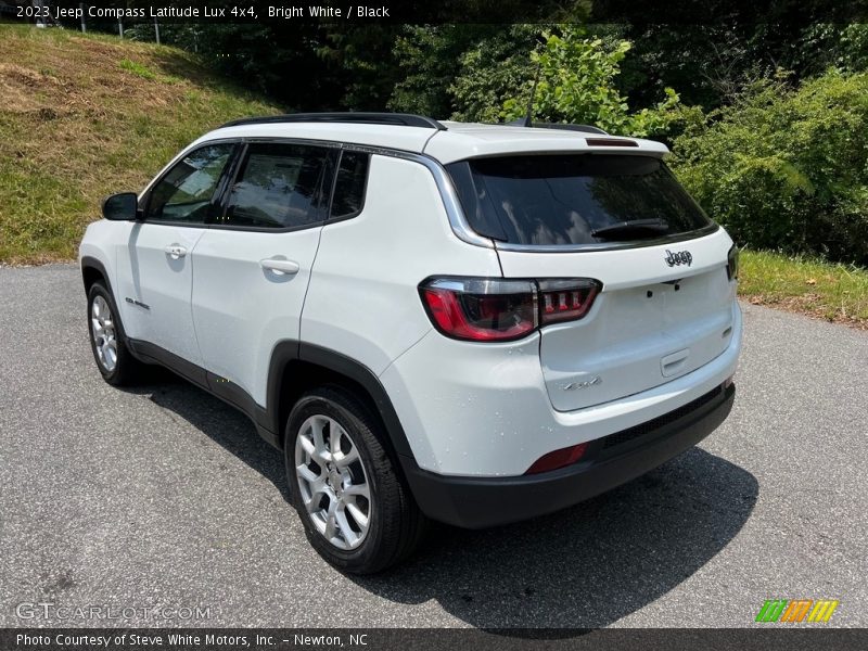 Bright White / Black 2023 Jeep Compass Latitude Lux 4x4