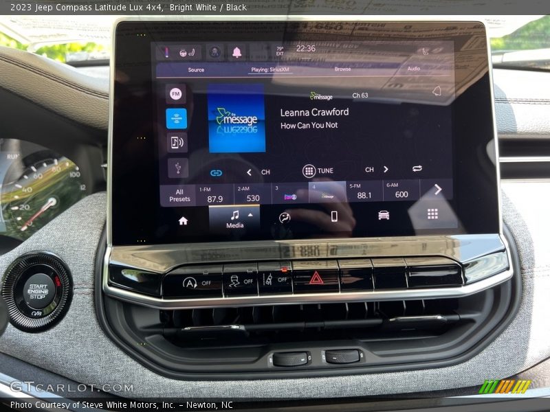 Controls of 2023 Compass Latitude Lux 4x4